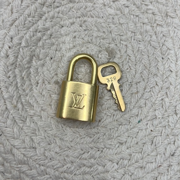 Louis Vuitton Accessories Authentic Louis Vuitton Padlock Key 328